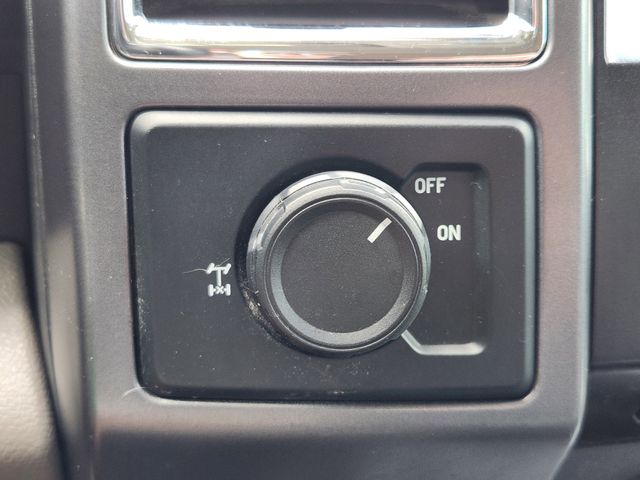 2016 Magnetic Metallic Ford F-150 XLT RWD Truck