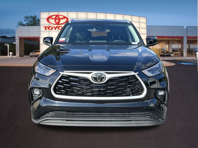 2024 Toyota Highlander XLE 28