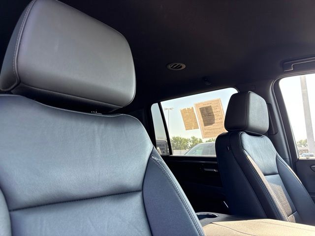 Used 2025 Chevrolet Suburban SUV
