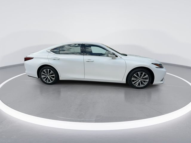 2021 Lexus ES - $33,498