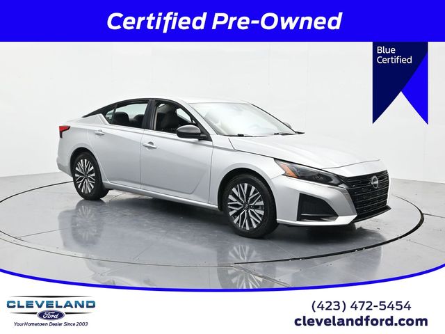 Brilliant Silver Metallic 2024 Nissan Altima Sedan Front-Wheel Drive Continuously Variable Transmission