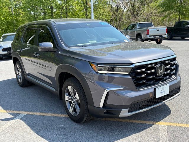 used 2025 Honda Pilot car, priced at $43,895