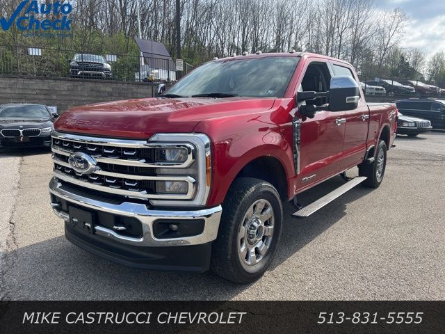 Rapid Red Metallic Tinted Clearcoat 2023 Ford F-250 Super Duty Lariat Crew Cab 4WD Pickup Truck Four-Wheel Drive Automatic