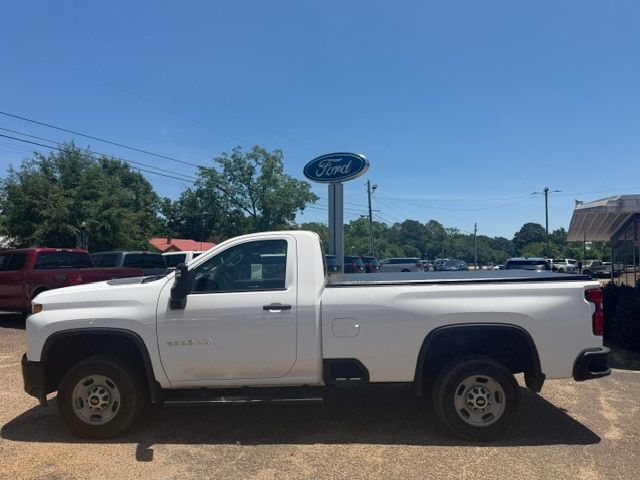 Summit White 2021 Chevrolet Silverado 2500HD Pickup Truck 4X2 6-Speed Automatic