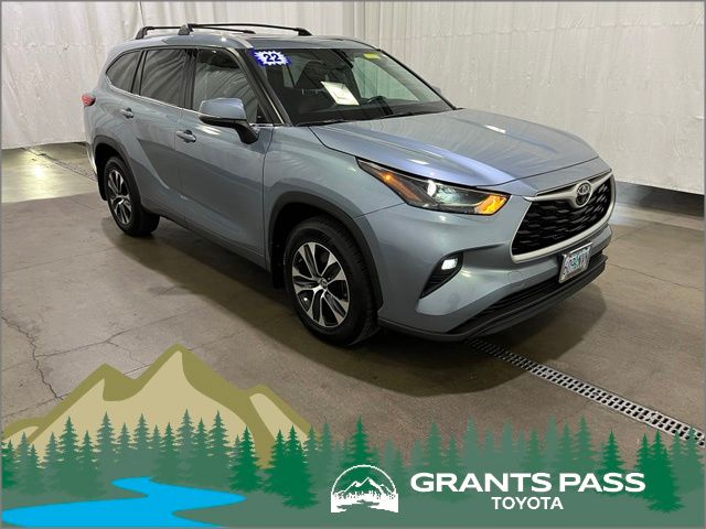 2022 Toyota Highlander XLE AWD