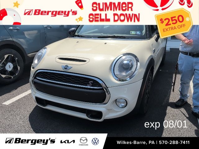 2015 MINI Cooper S 2-Door Hatchback FWD