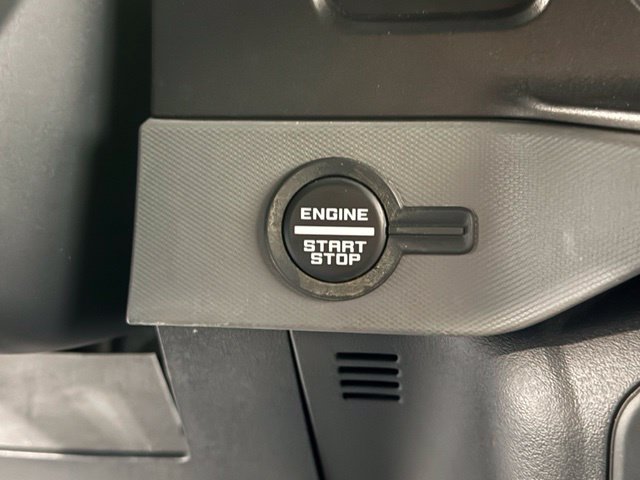 Used 2022 Green Ford Base image 12