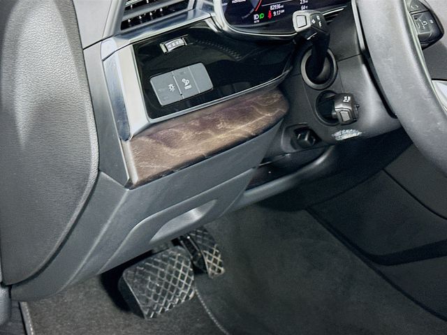 Thumbnail: 2019 Audi Q8 - 10