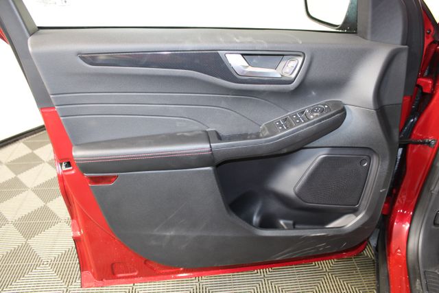 2025 Ford Escape ST-Line photo 15