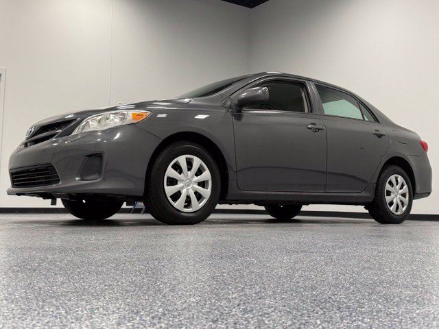 Used 2013 Gray Toyota L image 4