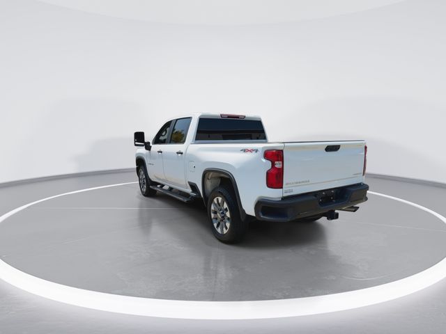 Used 2024 White Chevrolet Custom 5th Wheel image 7
