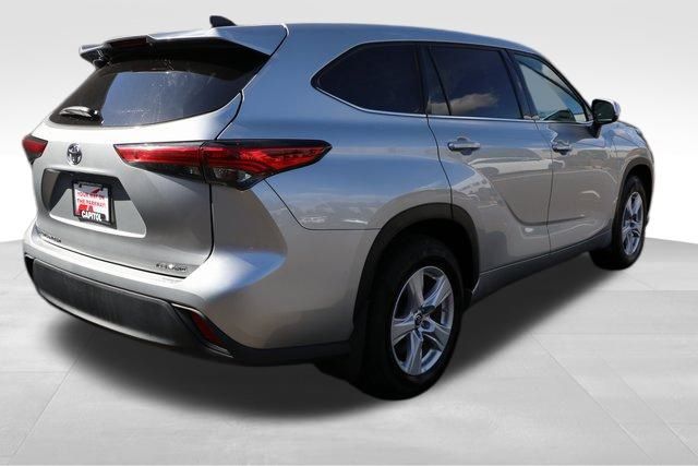 2022 Toyota Highlander LE 19