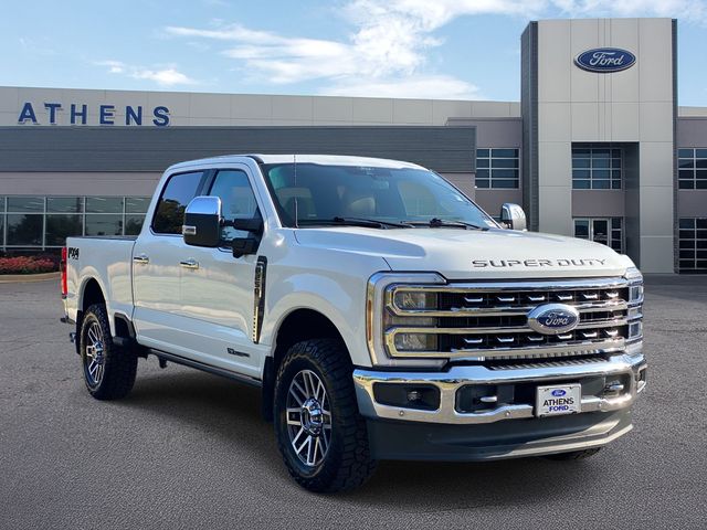 Star White Metallic Tri-Coat 2024 Ford F-250 Super Duty Lariat Crew Cab 4WD Pickup Truck Four-Wheel Drive Automatic