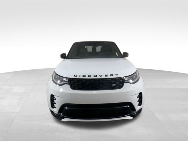 2025 Land Rover Discovery Dynamic SE 9