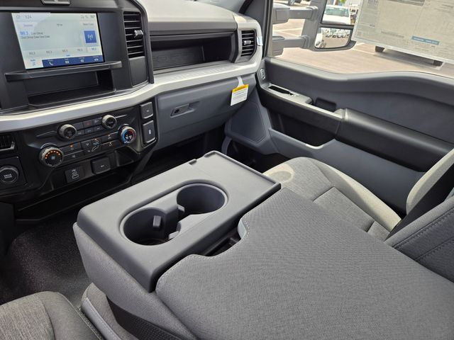 New 2025 Ford Super Duty F-450 Chassis Regular Cab (DRW) 169" Wheelbase XL