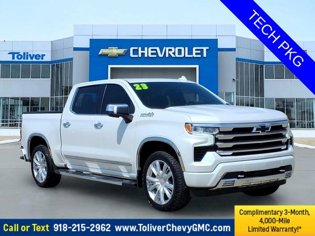 White (Iridescent Pearl Tricoat) 2023 Chevrolet Silverado 1500 Pickup Truck Four-Wheel Drive Automatic