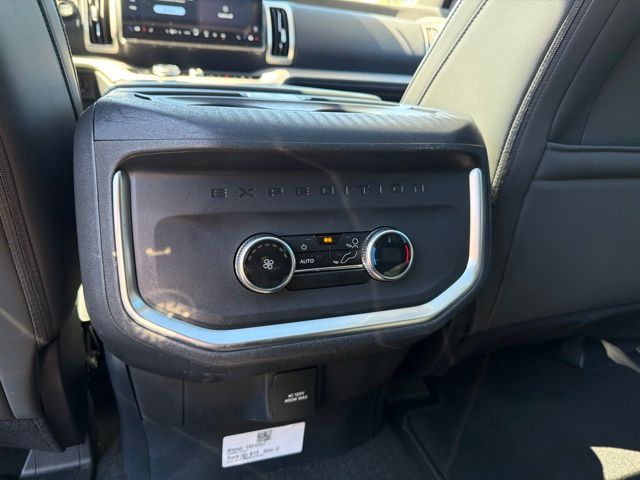 2025 Ford Expedition Active Oxford White - Grieco Acura - Image 16