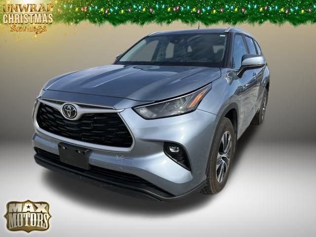 2023 Toyota Highlander XLE 3