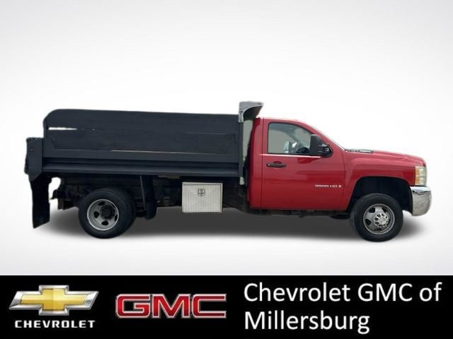 2009 Chevrolet Silverado 3500HD Work Truck - Image 2
