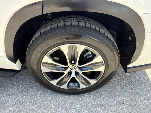 2021 Toyota Highlander - $30,088