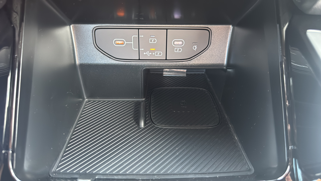 New 2026 White Kia X-Line SX Prestige image 37