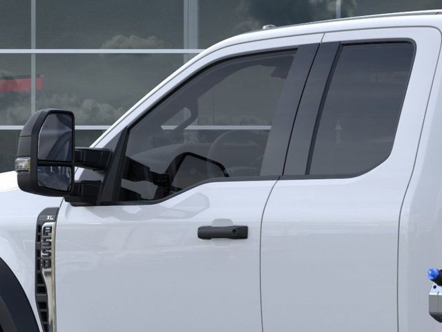 2025 Ford F-550 Super Duty 