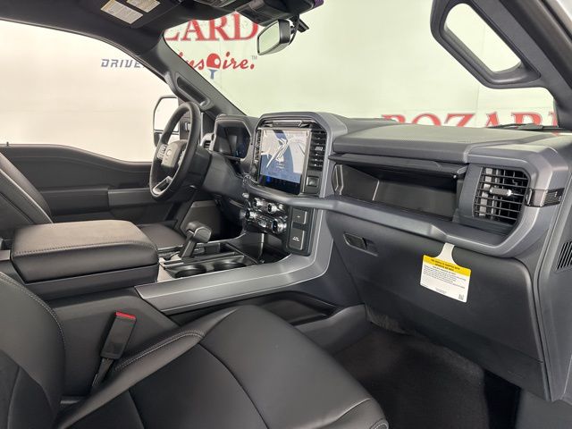 2025 Oxford White Ford F-150 XLT 4X4 Truck