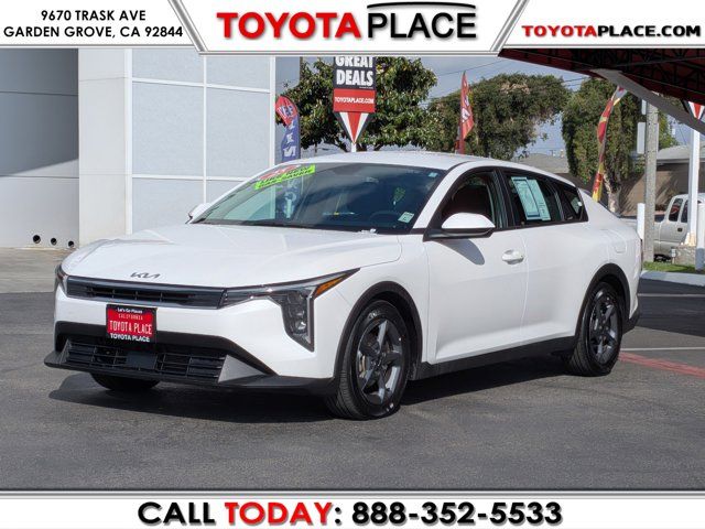 2025 Kia K4 LXS AT's photo