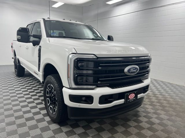 Star White Metallic TC 2025 Ford F-350 Super Duty Pickup Truck Four-Wheel Drive Automatic