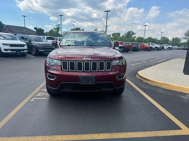 Used 2019 Velvet Red Pearlcoat Jeep Laredo E image 3