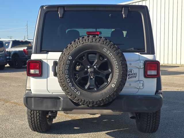 2022 Jeep Wrangler Willys:B02557