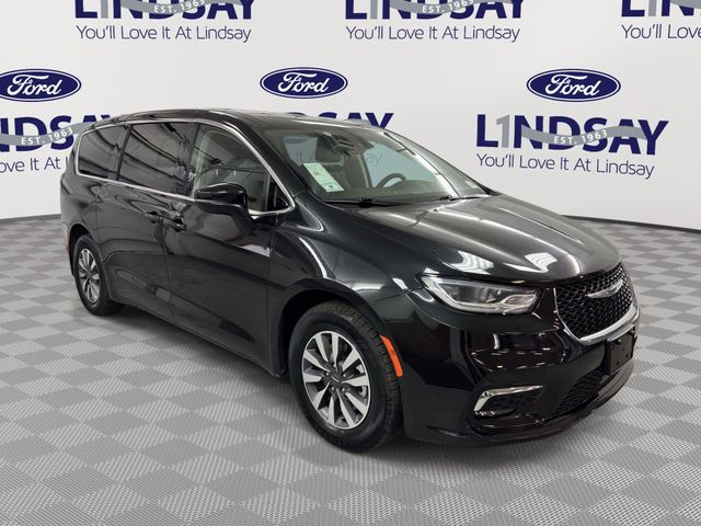 Brilliant Black Crystal Pearlcoat 2023 Chrysler Pacifica Hybrid Touring L FWD Minivan Front-Wheel Drive Continuously Variable Transmission