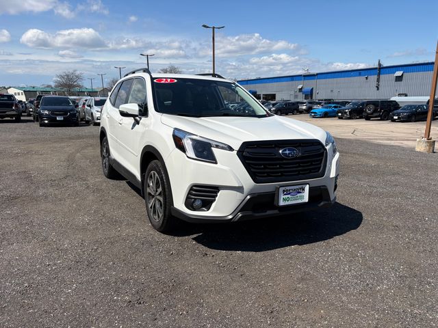 Crystal White Pearl 2023 Subaru Forester Limited Crossover AWD SUV / Crossover All-Wheel Drive Continuously Variable Transmission
