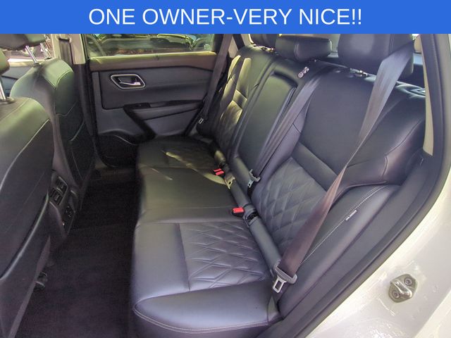 Used 2023 White Nissan Platinum image 32