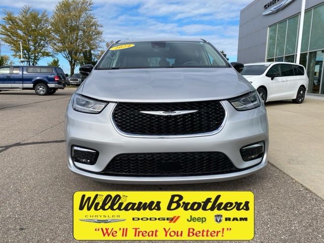 2024 Chrysler Pacifica Touring L - Silver Mist Clearcoat exterior view 2