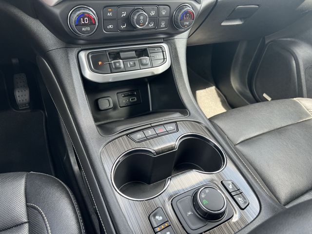 Used 2020 White GMC SLT image 25