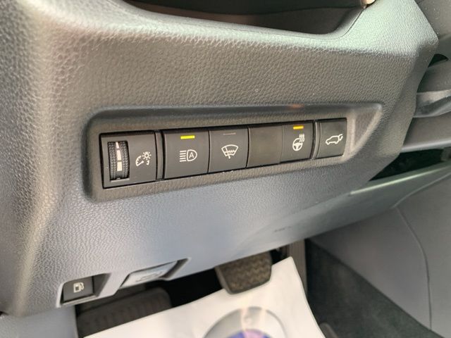2021 Toyota RAV4 Hybrid XLE photo