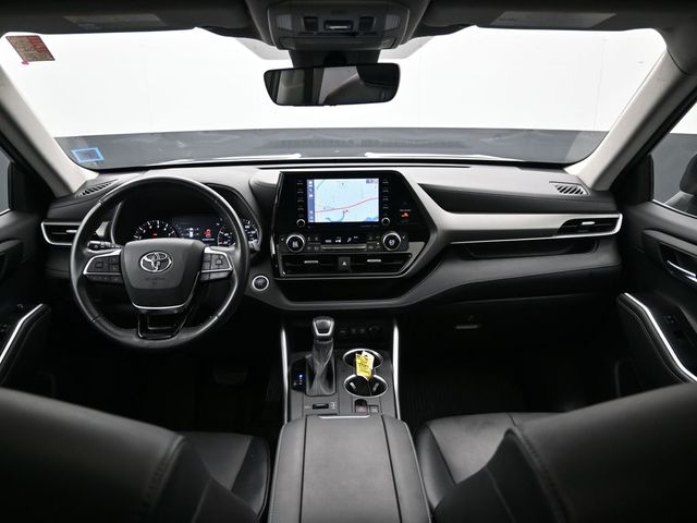 2021 Toyota Highlander XLE 29