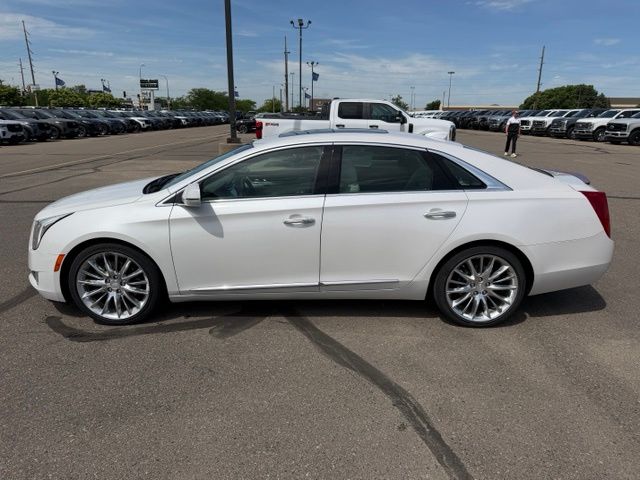 2017 Crystal White Tricoat Cadillac XTS Platinum AWD Sedan