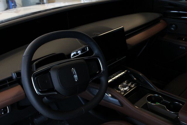 New 2026 White Lincoln Reserve image 24