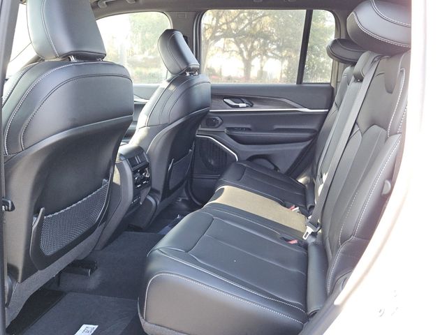 2026 Jeep Grand Cherokee Limited 4x2