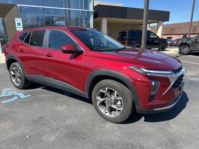 Used 2025 Red Chevrolet LT image 10