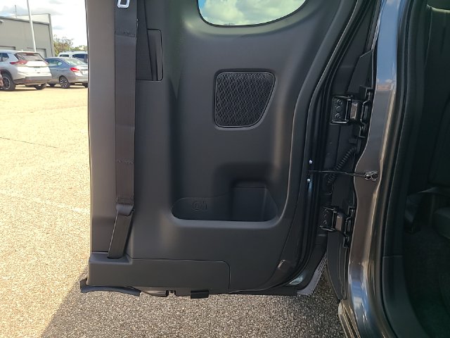 New 2027 Nissan Frontier Truck