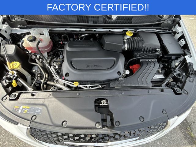 Used 2024 White Chrysler Limited image 18