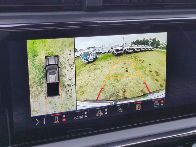 Used 2024 White GMC AT4X image 17