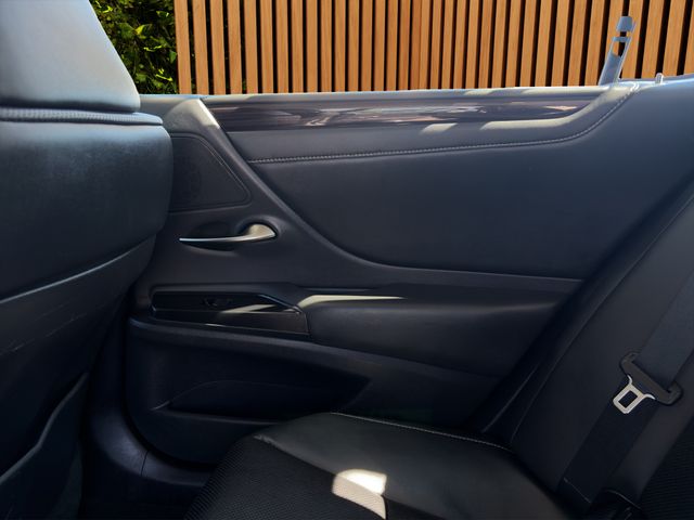 2021 LEXUS ES 250 AWD • PREMIUM PACKAGE • CLEAN CARFAX NAVIGATION • APPLE CARPLAY • HEATED & COOLED SEATS • BLIND SPOT MONITOR • PREMIUM PACKAGE Thumbnail