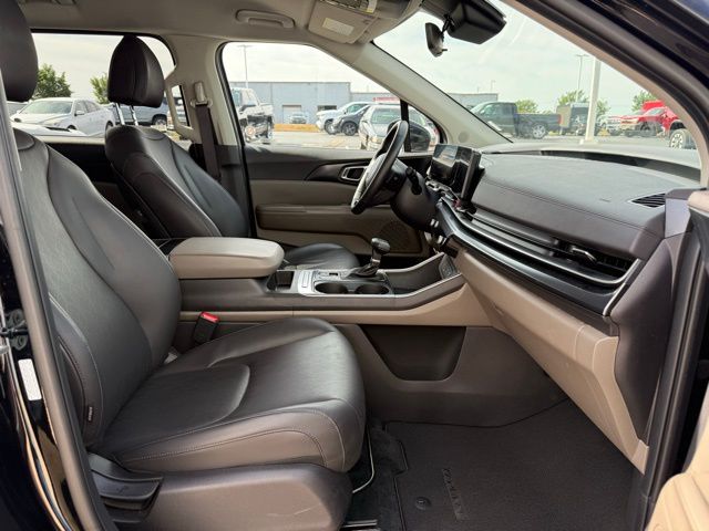 used 2025 Kia Carnival car, priced at $34,838