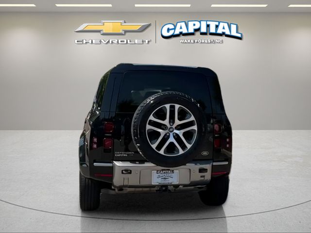 Used 2022  Land Rover SE image 4