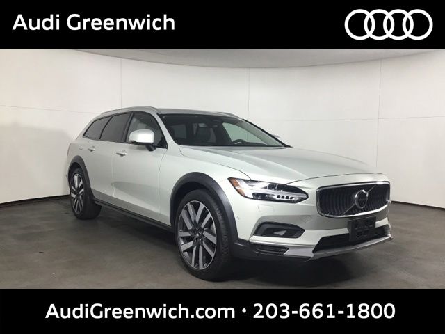 2022 Volvo V90 Cross Country B6 AWD   