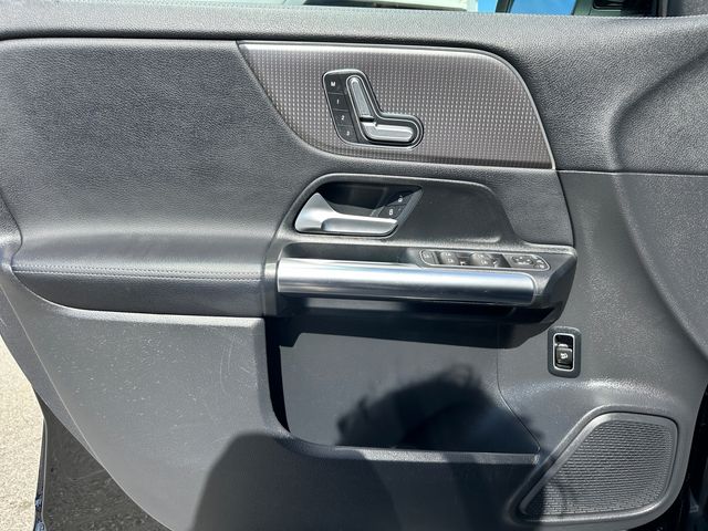 Used 2023  Mercedes-Benz GLA 250 image 16